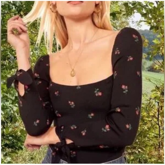 Reformation Tops - Reformation Kemmy Black Rose Print Blouse Top Size 8 Medium
